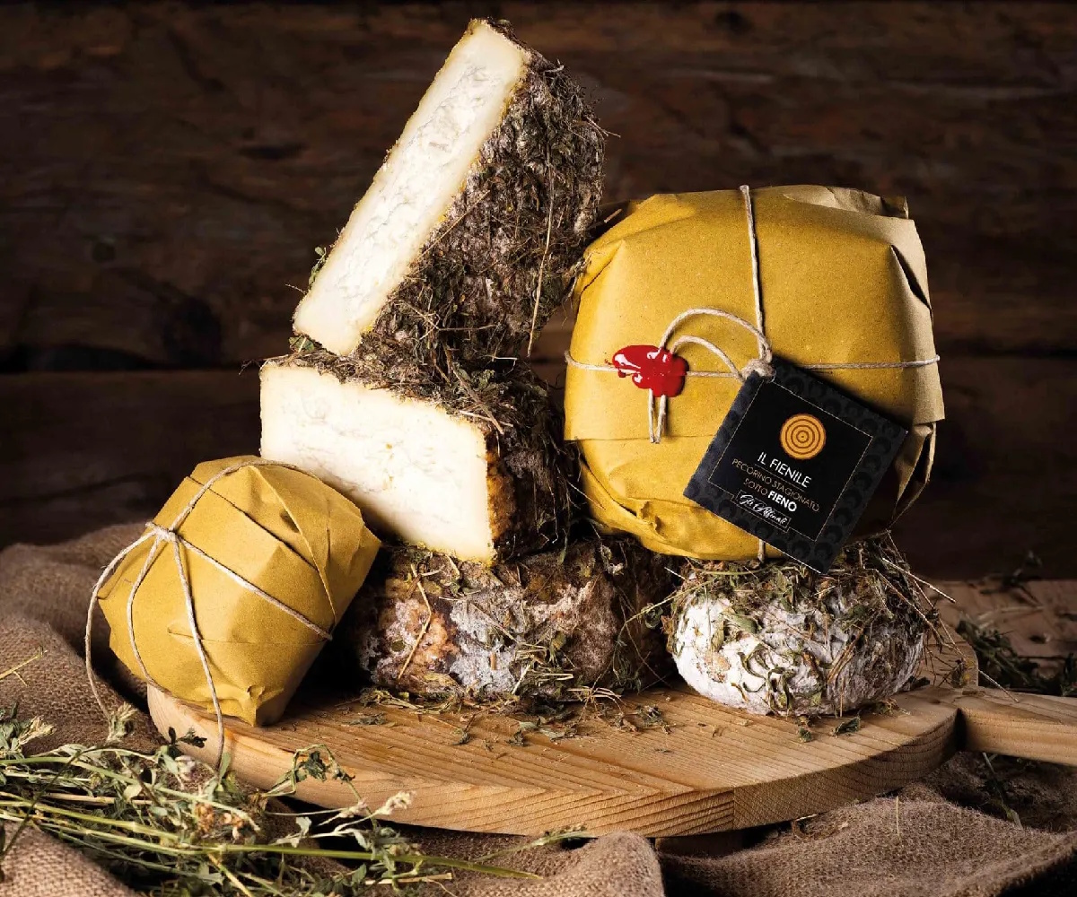 Pecorino stagionato PAGLIA E FIENO